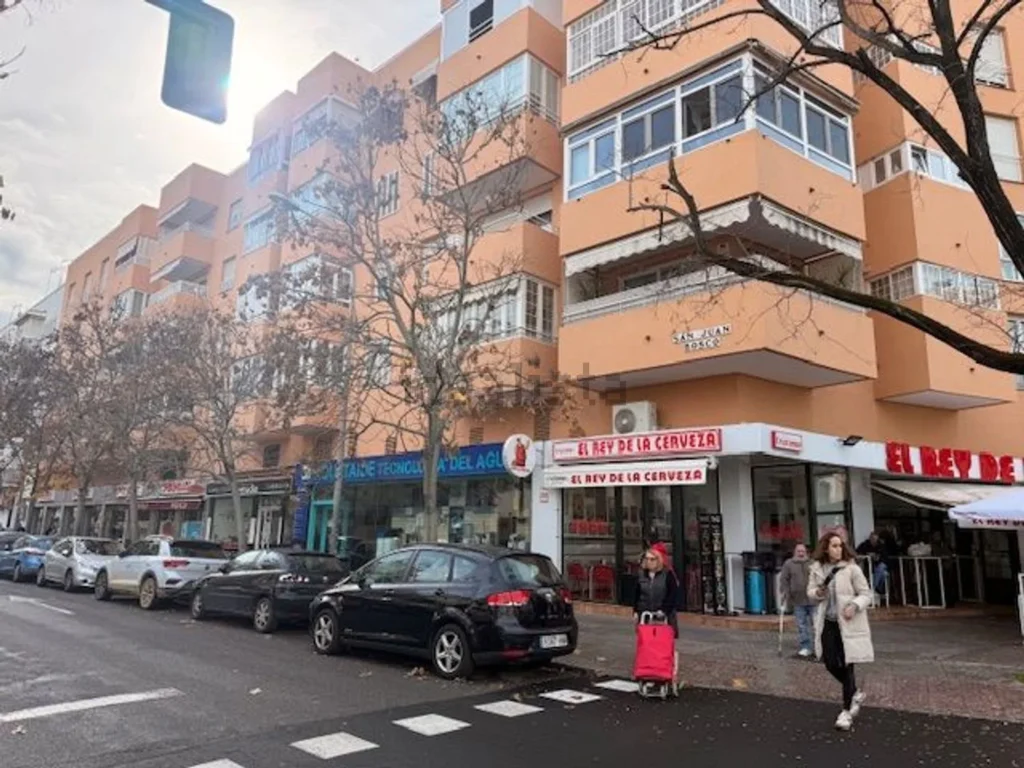 Local comercial en calle Arroyo, Santa Justa, Sevilla