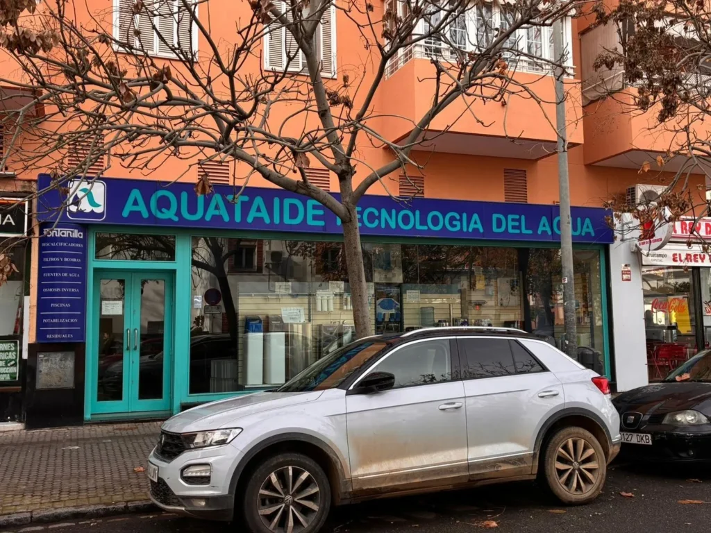 Local comercial en calle Arroyo, Santa Justa, Sevilla