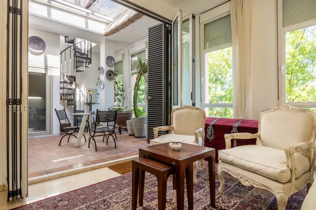 Ático dúplex con terraza en la avenida de Jerez, Sevilla