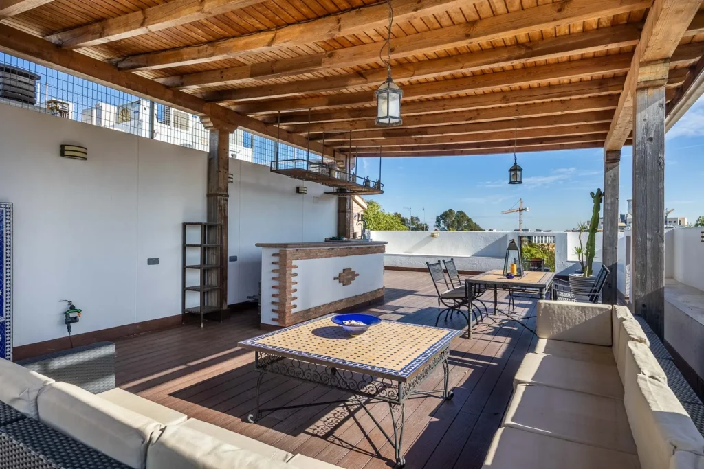 Ático dúplex con terraza en la avenida de Jerez, Sevilla