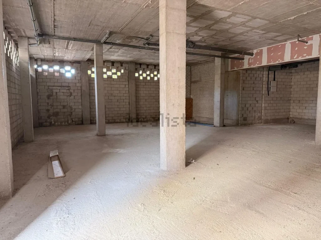 Local comercial en esquina en la avenida de la Filosofía, Mairena del Aljarafe